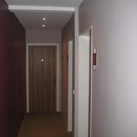 Hotel S16 3*