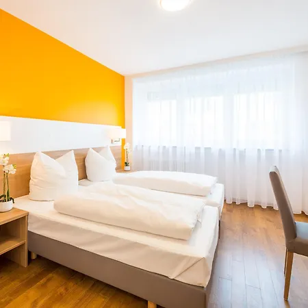 Hotel S16 3*