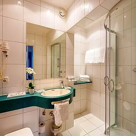 Otel S16 3*