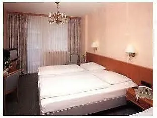 S16 ホテル ミュンヘン